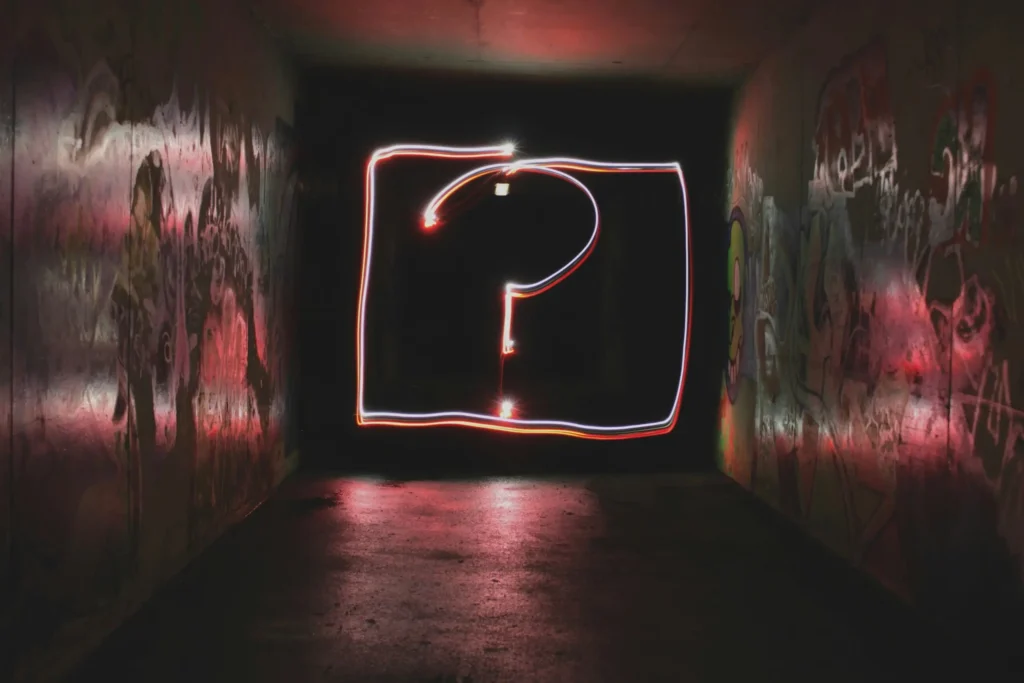 pictorical representation of a question mark in a neon way of best digital marketing expert in kochi